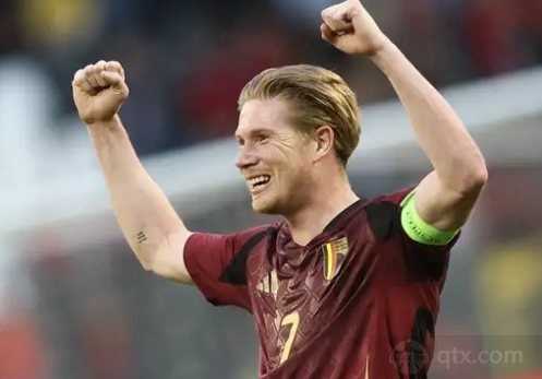 ＂持球打不了罗凯文……说实话，无论是在北京还是国家队，球迷都希望你能把持球好好练出来。不说巅峰丁彦雨航吧，至少得赶上现在的张镇麟吧？个人感觉现在小曾的持球还不如张镇麟